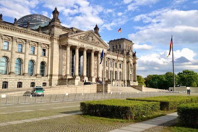 Private Taxi Tour of Berlin East and West and Neighbourhood approx. 4-6h - FAQ