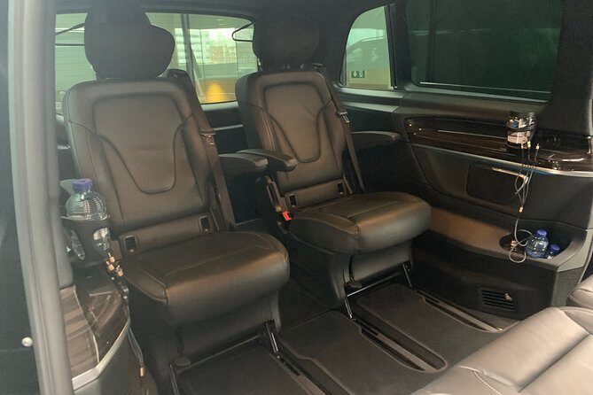 Private taxi Transfer from Bruges to Amsterdam - The ride: comfort, scenery, and reliability