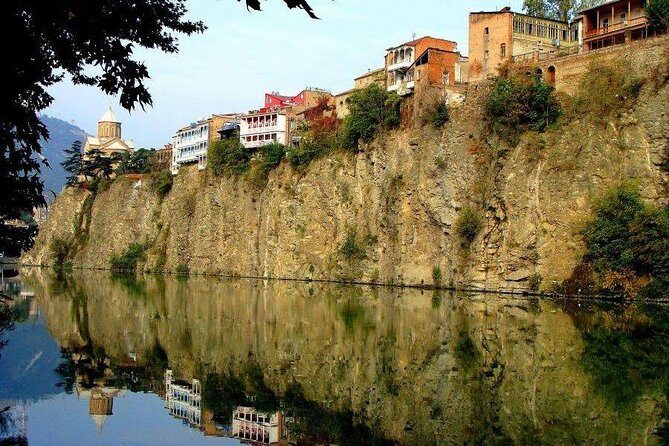 Private Tbilisi City Tour and Dinner with Folk Show - Strolling Through Rustaveli Avenue and the Ethnographic Open-Air Museum