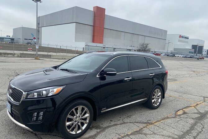 Private Toronto Airport Transfer Service to City centre Toronto - Starting Your Journey: From Airport to Downtown Toronto