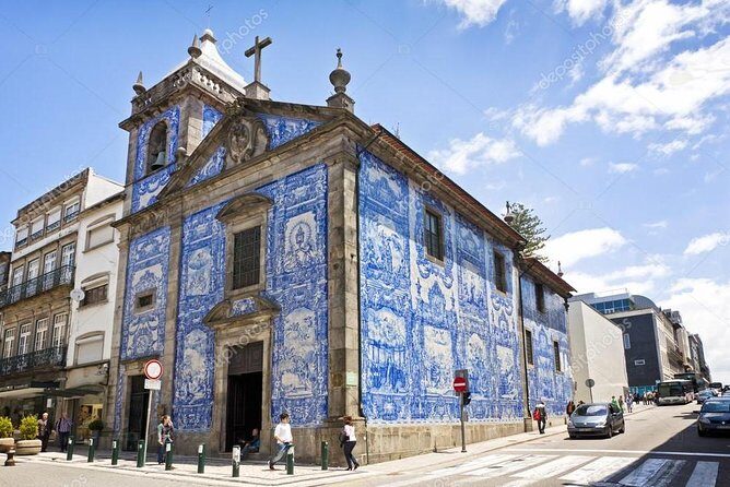 Private tour 2 days from 1 to 8 people to Porto - Aveiro- Nazaré- Óbidos - Key Points