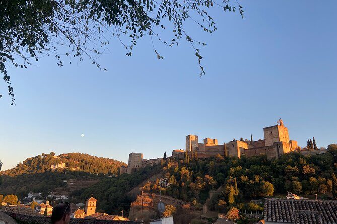 Private Tour Albayzin and City Center (Entrance fees included) - Walking Through Granada’s Historic Streets and Neighborhoods