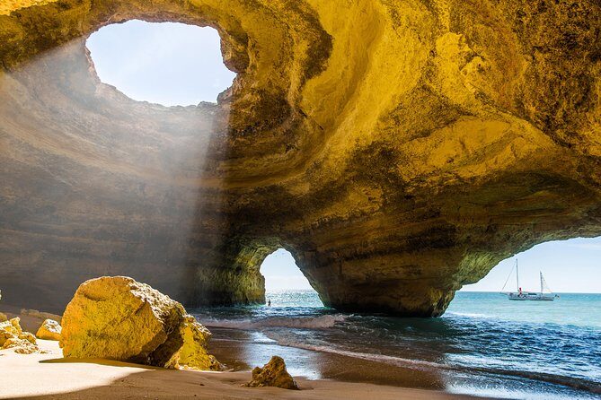 Private Tour Algarve From Lisbon To Portimão and Lagos - Real Traveler Insights and Review Highlights
