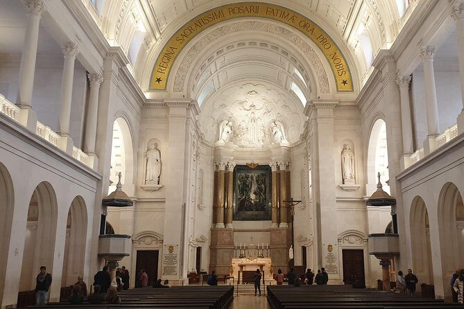 Private Tour Fátima - Nazaré - Batalha - Óbidos - The Coastal Charm of Nazaré