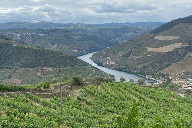 Private Tour From Porto To Douro Valley With River Boat Ride - Visiting Casal de Loivos: A Picturesque Village & Olive Oil Tasting