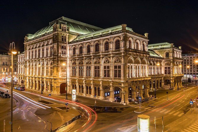 PRIVATE TOUR: From Prague to stunning Vienna with local guide - The Experience: Breaking Down the Day
