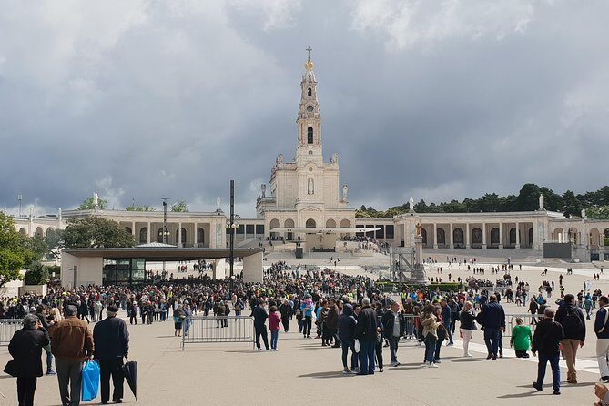 Private Tour Full Day Fátima - Porto - Óbidos - from Lisbon - Why You Might Love This Tour