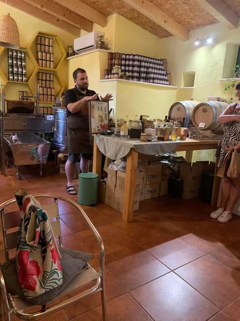 Private tour Gin, Honey and Wine, Discover Korcula - Discover the Flavors of Korcula: Gin, Honey, Olive Oil, and Wine