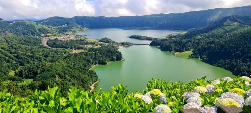 Private Tour Half Day Sete Cidades and pineapple production - A Closer Look at the Tour Experience