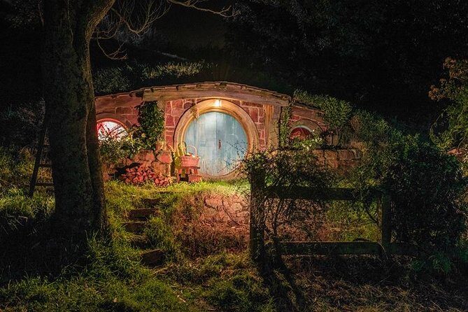 Private tour - Hobbiton Movie Set Evening Banquet Return from Auckland - The Reviews in Context