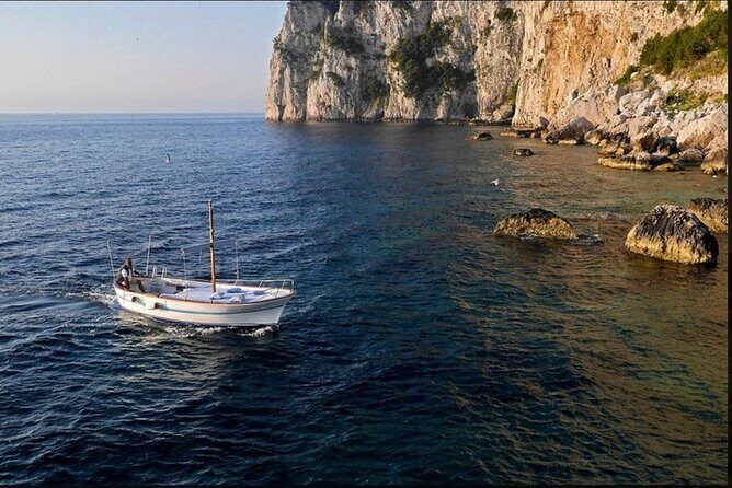 Private tour in a typical Capri boat - Who Should Consider This Tour?