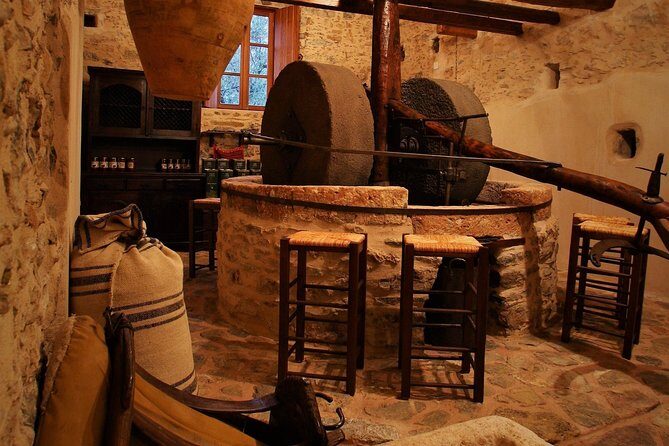 Private Tour in Historic Estate in Monemvasia with wine-olive oil tasting & meal - Who Will Love This Tour?