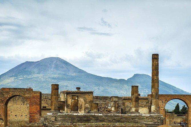 Private Tour in Pompeii with Wine and Lunch option on Vesuvius - Who Should Consider This Tour?