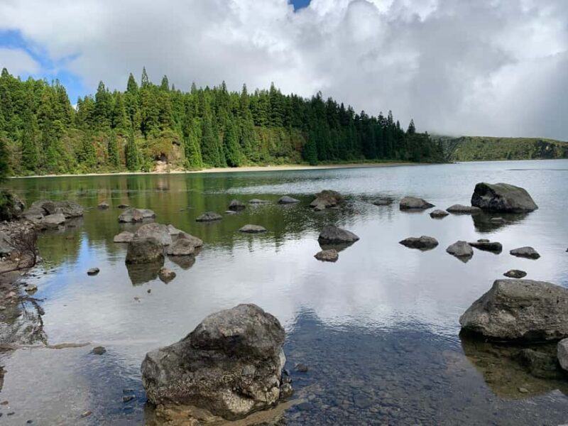 Private Tour: Lagoa do Fogo Hike & South Coast - Panoramic Views from Pisão Viewpoint and Caloura