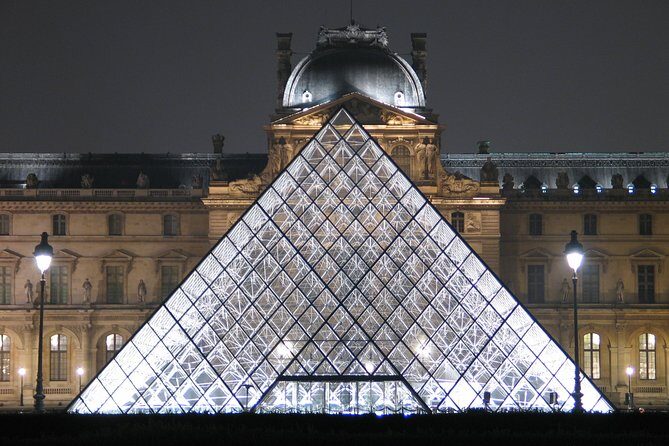 Private tour Louvre By night - Exploring the Details of the Louvre Night Tour
