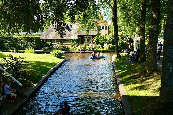 Private tour (max 3 per) to Giethoorn & Canal ride from Amsterdam - Key Points