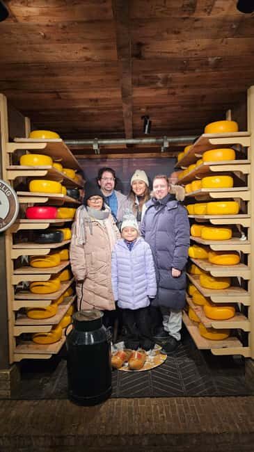 Private tour Mercedes Van, Zaandam, Zaanse Schans & Volendam - A Friendly Look at the Experience