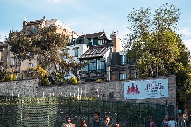 Private Tour of Montmartre in a Citroën Classic - The Downsides: Things to Keep in Mind