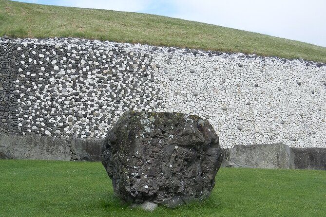 Private Tour of Newgrange and The Hill of Tara - An In-Depth Look at the Experience