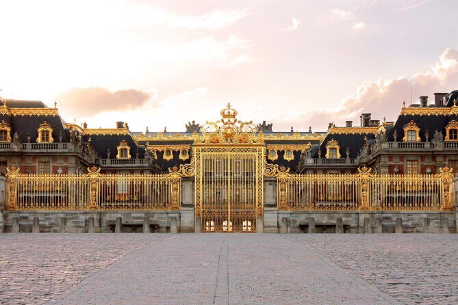 Private tour of Paris and Versailles from Paris with pick up - What Are the Downsides or Considerations?
