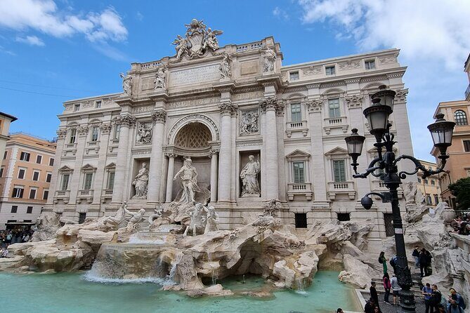 Private tour of Roma minivan Mercedes V class - A Closer Look at the Tour Experience