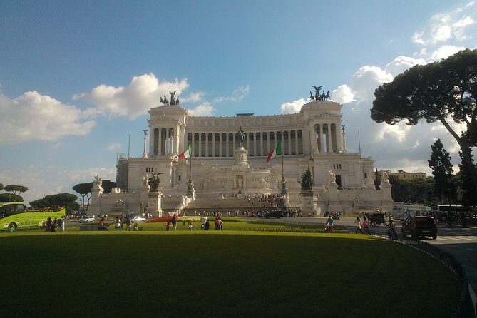 Private tour of Roma minivan Mercedes V class - The Sum Up