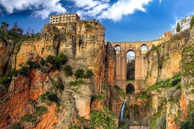 Private Tour of Ronda and Setenil de Las Bodegas - What You Can Expect from This Tour