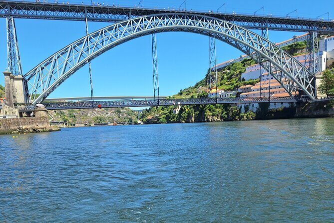 Private Tour of the 6 Bridges with Port Wine - Starting Point: Marina do Freixo