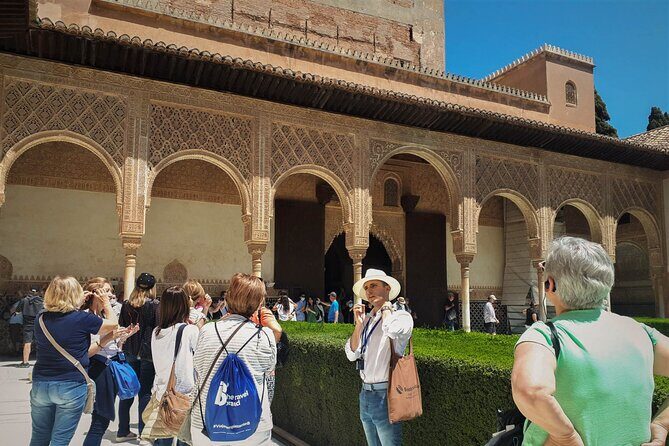 Private Tour of the Alhambra to travel back in time. NO TICKETS - Key Points