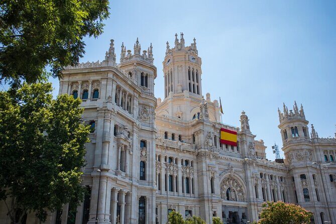 Private tour of the best of Madrid - Sightseeing, Food & Culture with a local - Key Points