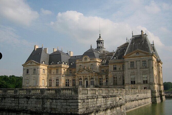 Private tour of the Great Christmas of Vaux le Vicomte and Fontainebleau - An In-Depth Look at the Tour