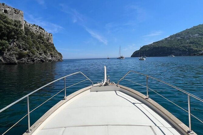 Private tour of the island of Ischia and/or Procida on Gozzo Apreamare - A Deep Dive into the Tour Experience