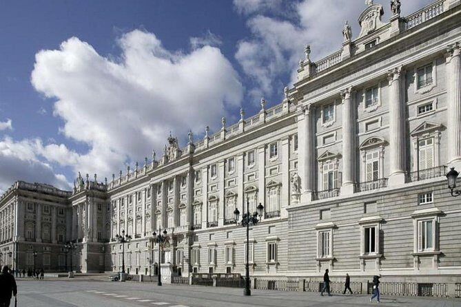 Private tour of the Royal Palace of Madrid - An In-Depth Look at the Royal Palace Tour