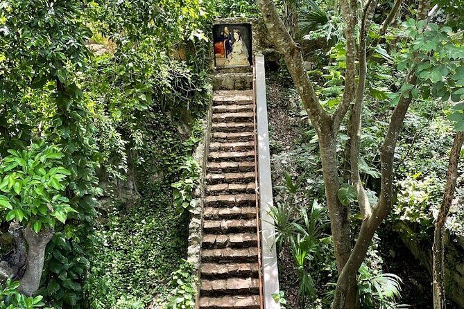 Private Tour of Uxmal and Cenote Hacienda Mucuyche 2 cenotes - FAQ