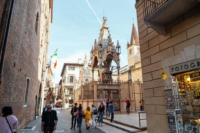 PRIVATE TOUR of Verona: Highlights & Hidden Gems With Locals & Snack Included - Why Choose This Verona Tour?