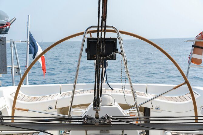 Private tour on a sailboat with apéritif at sunset on Antibes - An In-Depth Look at the Sunset Sail Experience