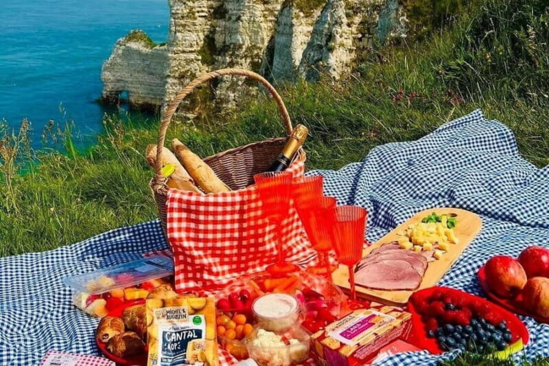 Private Tour Paris: Étretat Cliffs & Monets Gardens + Gift - First Impressions: Is This Tour for You?