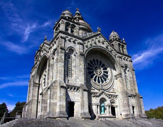 Private Tour Santiago de Compostela & Viana do Castelo from Porto - Starting Out: What’s Included and How It Works