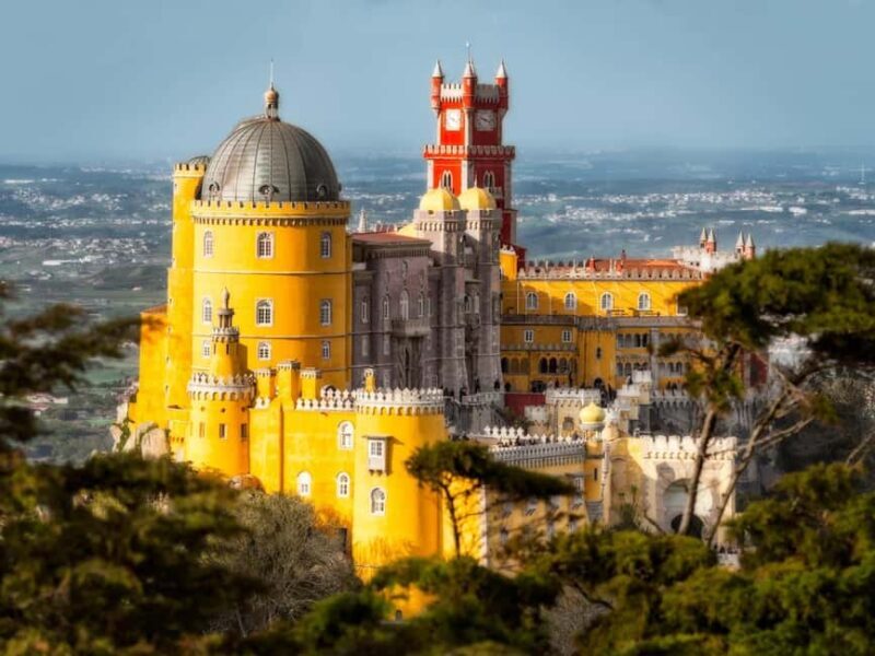 Private Tour Sintra & Cascais Premium Tudo Incluido - Visiting Pena Palace: A Fairytale Fortress