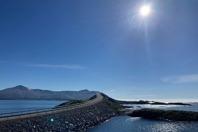 Private Tour to Atlantic Road from Ålesund groups 1 to 40 - Key Points