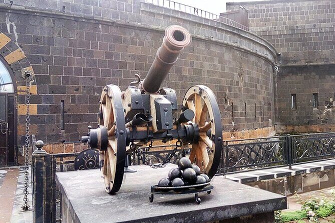 Private tour to Gyumri, Dzitoghtsyan Museum, Black Fortress - Who Would Love This Tour?