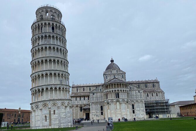 Private Tour to Pisa and Lucca in English Español and Purtuguês - The Sum Up