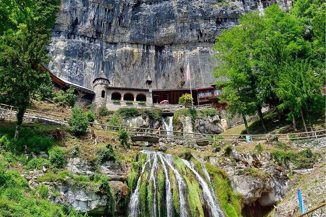 Private Tour to Swiss Capital, Castles & Lakes by Car from Zurich - FAQs