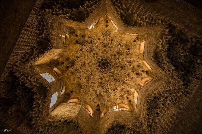 Private Tour to The Alhambra with Nasrid Palaces in Granada - A Deep Dive into the Experience