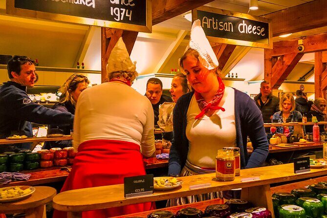 Private Tour to Zaanse Schans + Giethoorn with renting boat - The Giethoorn Experience: Boating & Scenic Walks