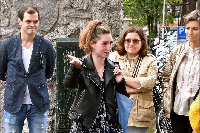 Private tour: Your own Amsterdam: walk through the old city - Frequently Asked Questions