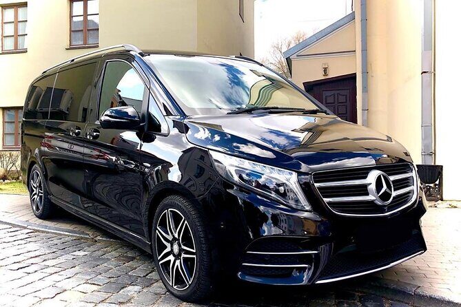 Private Transfer: Calgary Airport YYC to Calgary by Luxury SUV - First impressions and what to expect