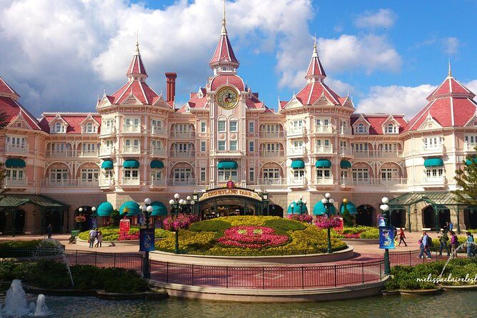 Private Transfer: Disneyland Park or Hotel to Paris by Luxury Van - Who is This Best For?