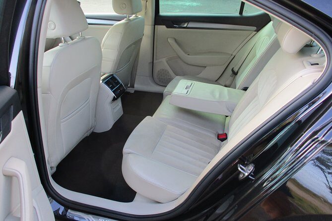 Private Transfer from A Coruña Airport to Ciudad A Coruña - Who Is This Transfer Best For?