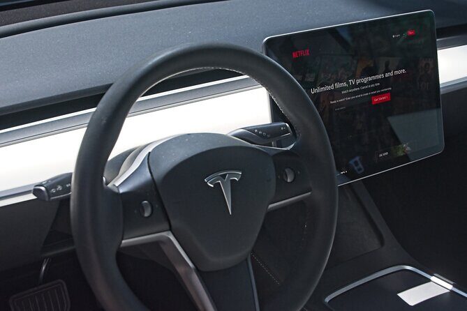 Private Transfer from Athens Airport to Athens City with Tesla - Meeting and Drop-off Details